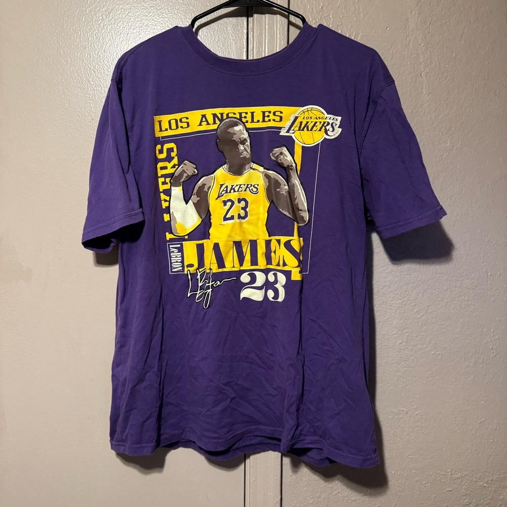 NBA Lebron James 23 Graphic‎ Tee Men’s L